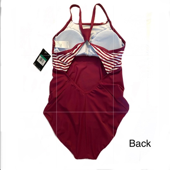 NIKE Villain -red one-piece swimsuit ππ»ββοΈ - Picture 7 of 13